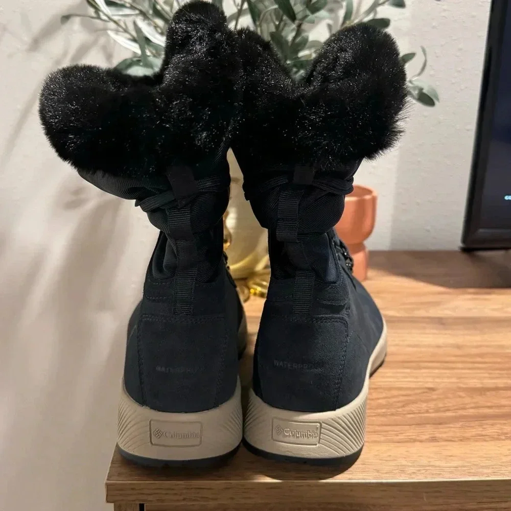 Columbia 8 Slopeside Village Omni-Heat Insulated High Winter Boots Faux Fur NWOB